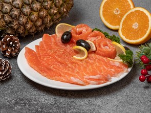 Слабосоленый лосось с лимонной цедрой